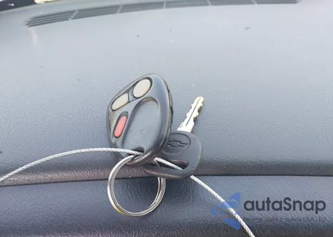 2001 Chevrolet Silverado K1500 z USA, uszkodzony, nr VIN 2GCEK19T711378504